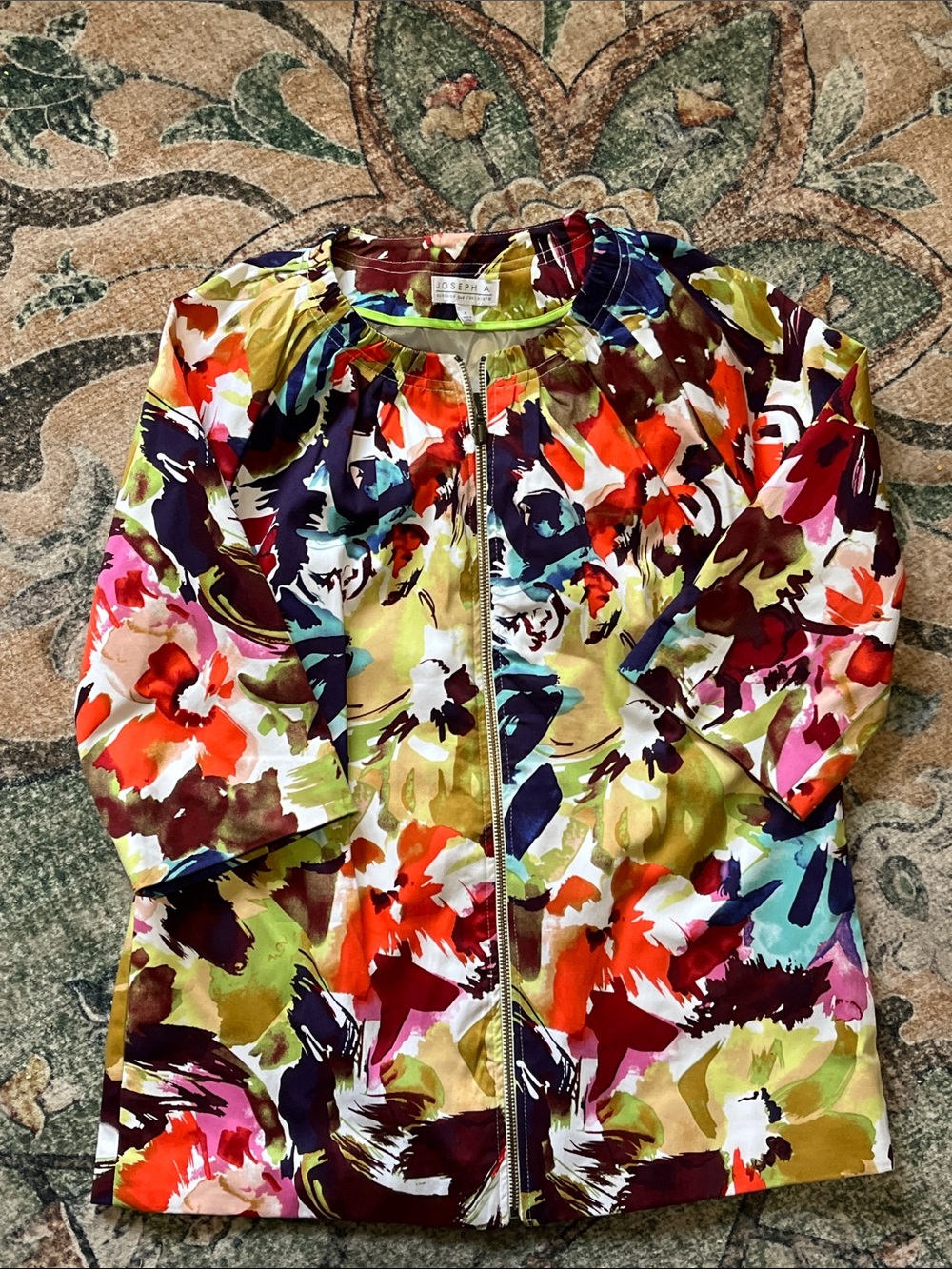 Joseph A Vibrant Floral Jacket with Metal Zipper Closure and Side Pockets. Size4
